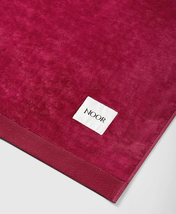 Eli Noor Velour Jacquard Beach Towel - Scarlet